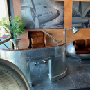 Design Schreibtisch Flugzeug Aluminium Lederstyle braun