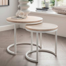 Set Beistelltische rund Wildeiche hell geölt Wyld Metallrahmen weiss